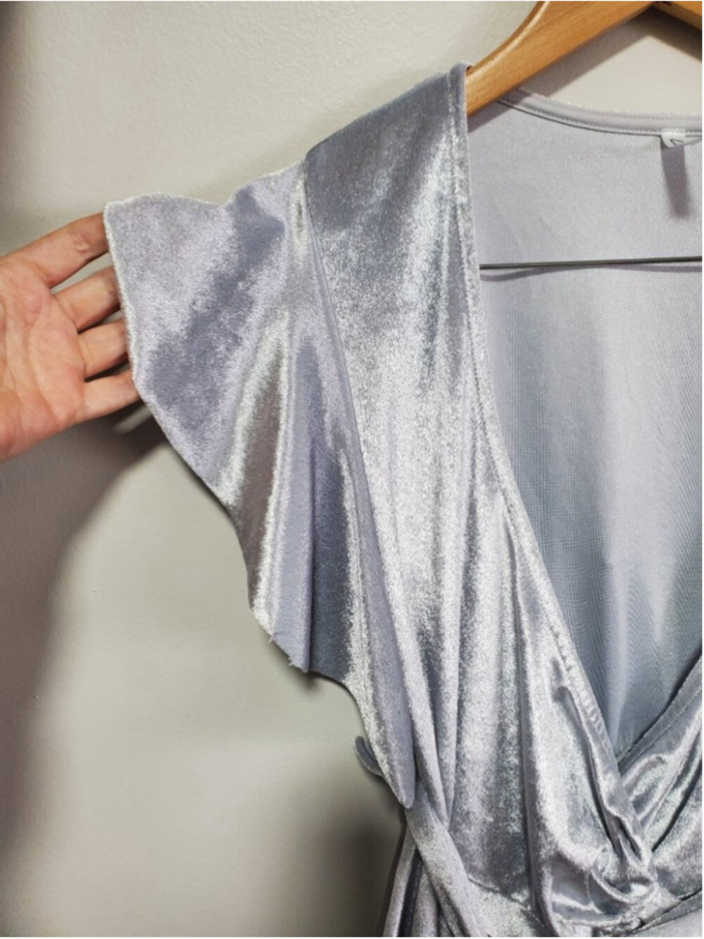 LUCY IN THE SKY Velvet Wrap Mini Dress Silver XS Flutter Sleeve Going Out Micro - Picture 4 of 13